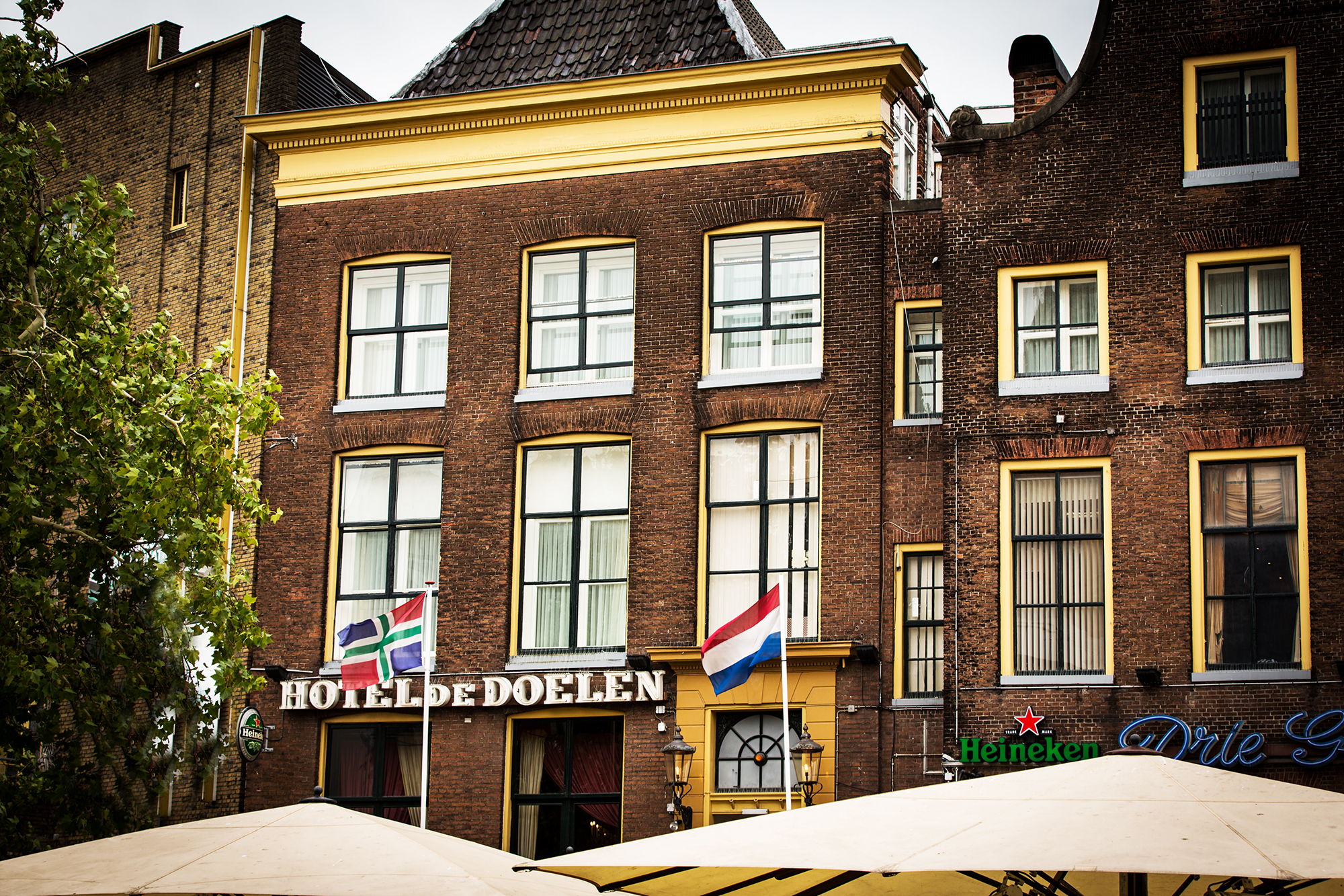 hotel voorgevel bewerkt lq.jpg