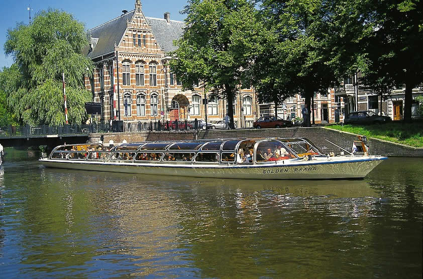 Rondvaarbedrijf_Kool_stadsrondvaart_4L.jpg